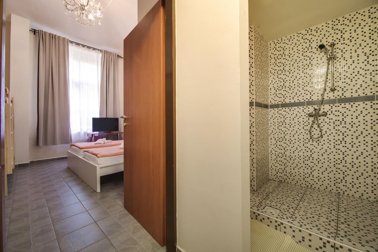 Aparthotel Zarra Prag Zimmer foto